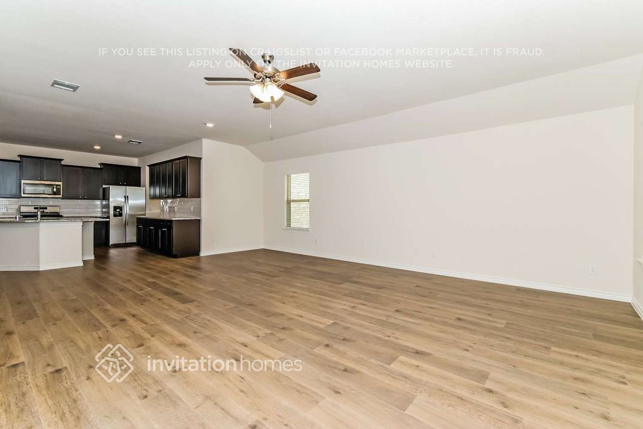 7416 Alfriston Pl - Photo 4 of 17