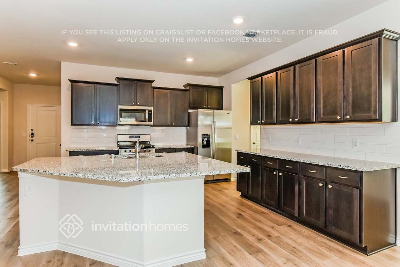 7416 Alfriston Pl - Photo 6 of 17