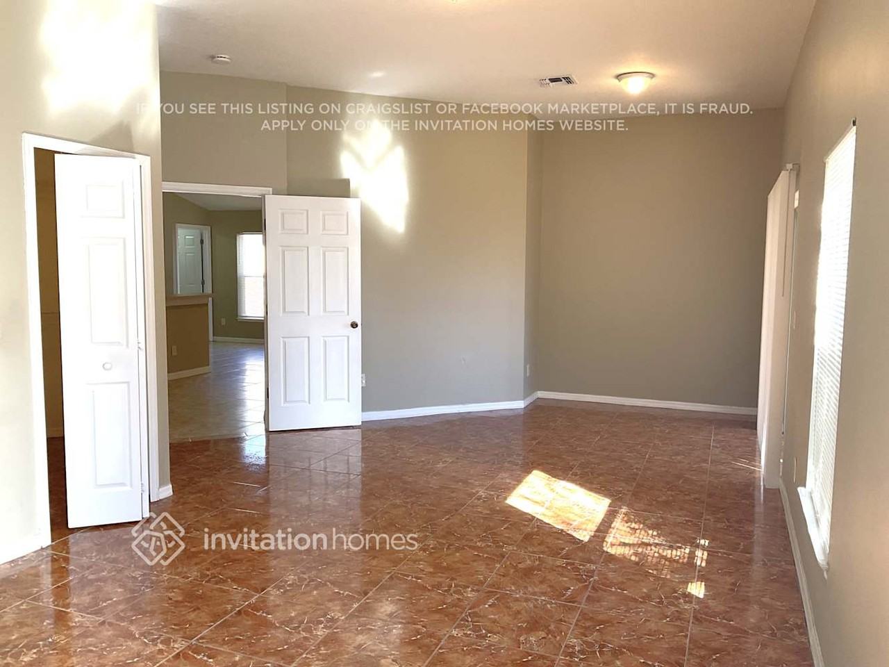 4127 Forest Island Dr - Photo 3 of 16