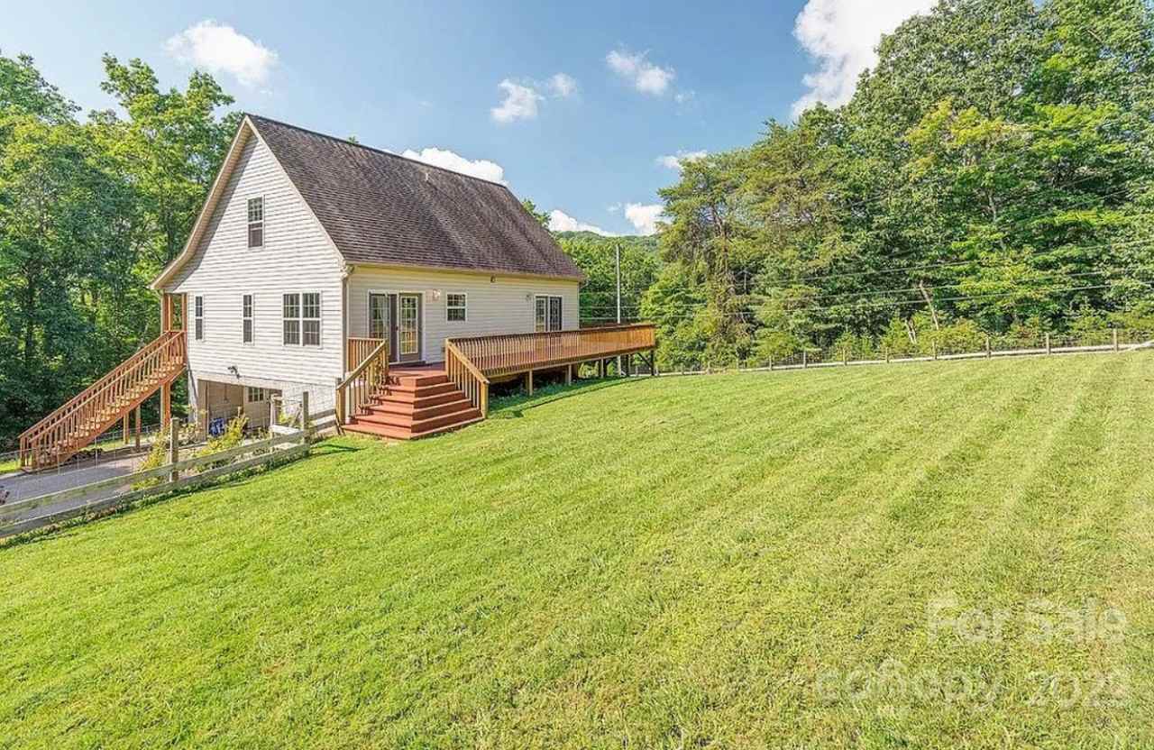 35 Corvette Drive - Photo 2 of 21