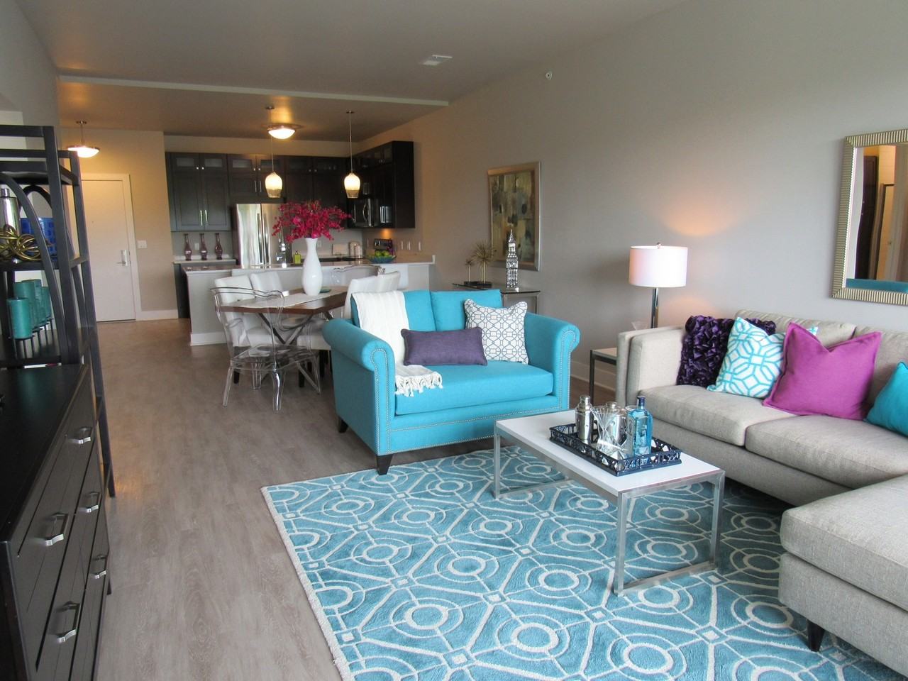 4175 North Oakland Avenue - Photo 5 of 50