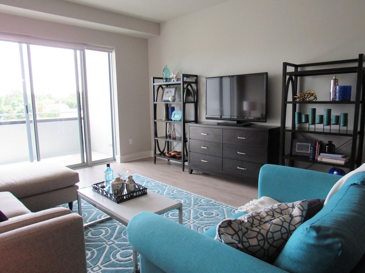 4175 North Oakland Avenue - Photo 7 of 50