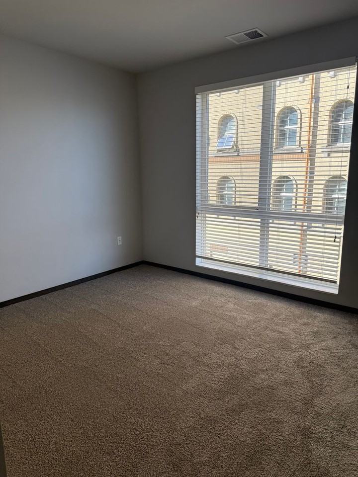 Clearpoint Apartments - Photo 6 of 15