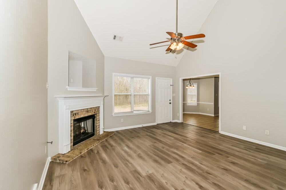 105 Whispering Creek Dr - Photo 5 of 17