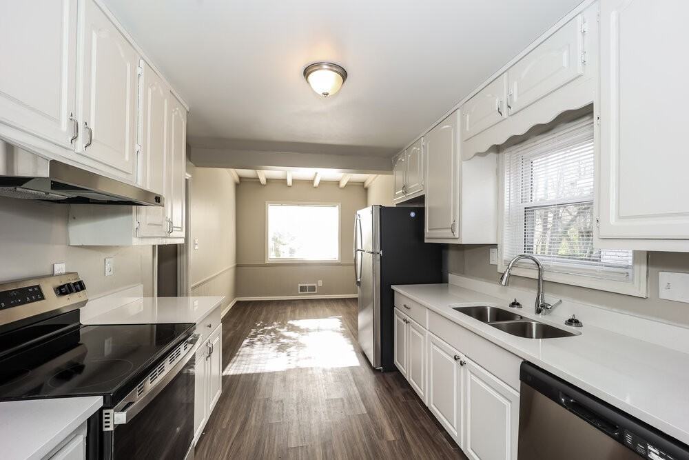 3240 Devilla Trce - Photo 6 of 17