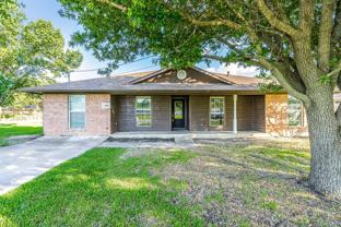 206 E Holly - Photo 1 of 1