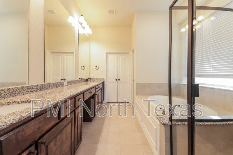 6213 Eldridge Ln - Photo 4 of 19