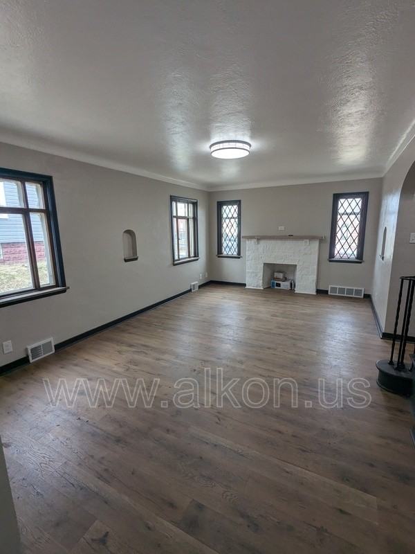 1733 Vermont Ave - Photo 3 of 16