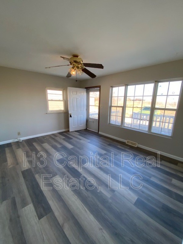 139 Kinder Ln - Photo 3 of 12