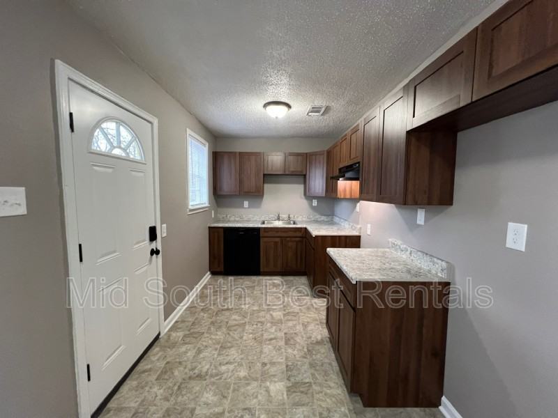 1982 Belmar St - Photo 3 of 8