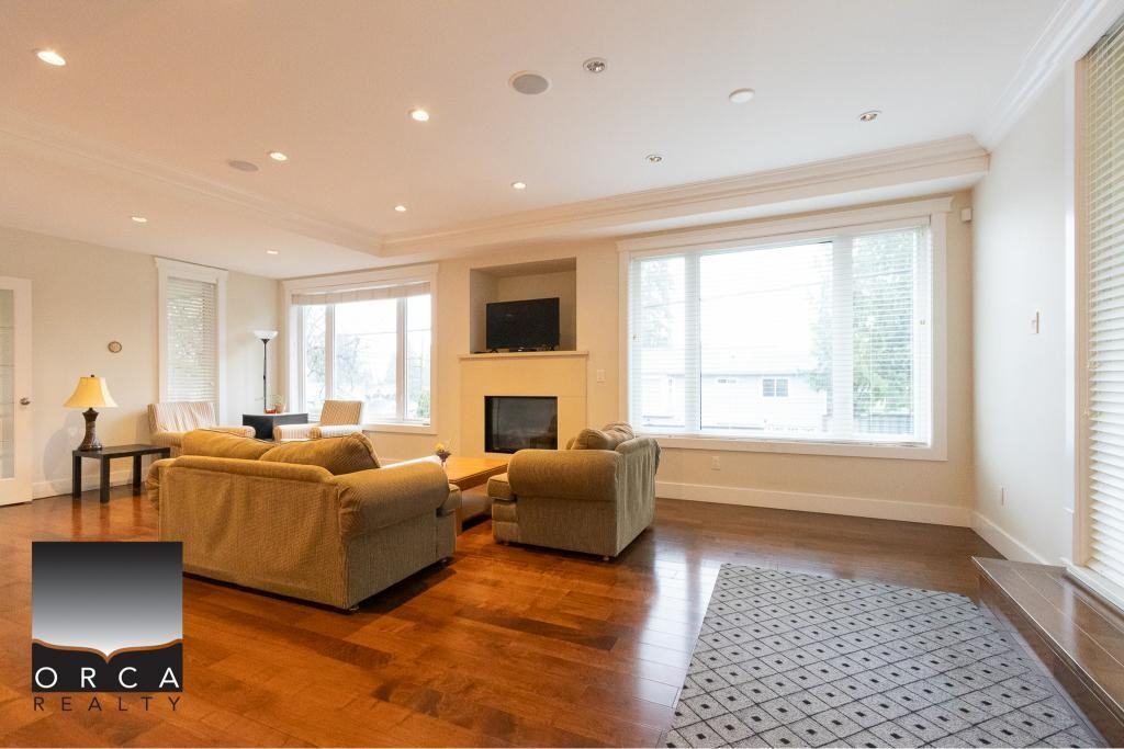 1286 Chamberlain Dr - Photo 3 of 46