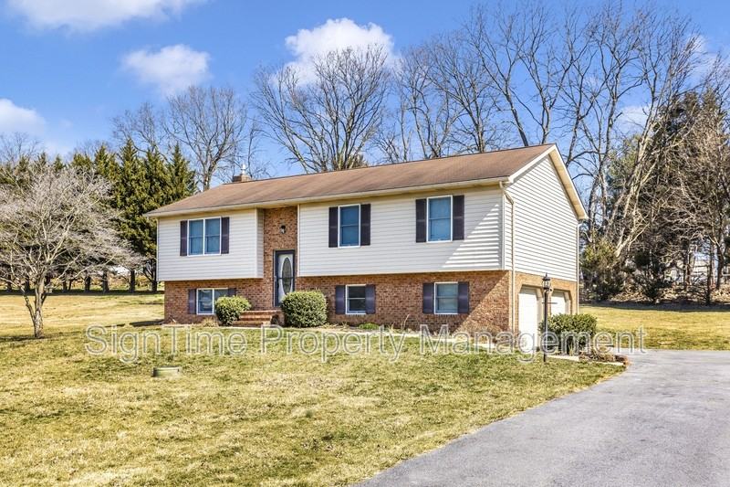 4913 General Anderson Ct - Photo 2 of 41