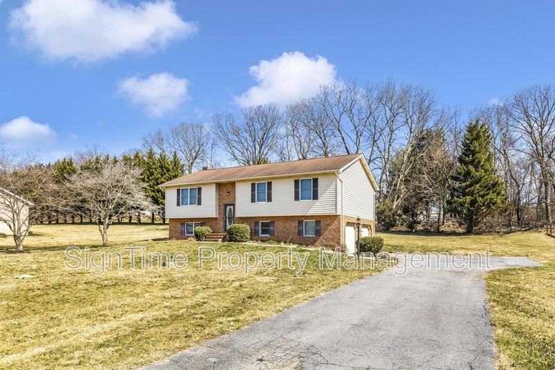 4913 General Anderson Ct - Photo 3 of 41