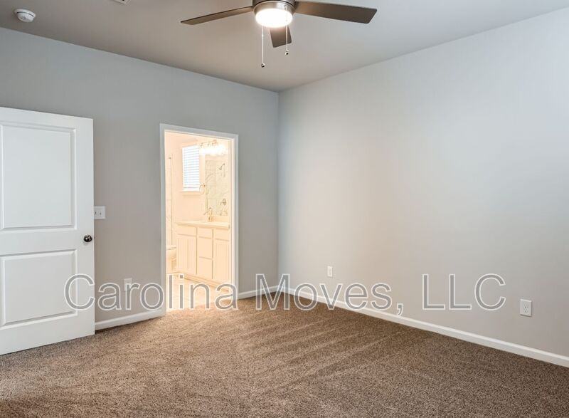 609 Poinsett Bridge Way - Photo 6 of 15