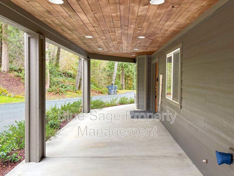 241896 W Us - Photo 2 of 42