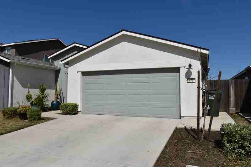 671 Keenan Ct - Photo 2 of 32