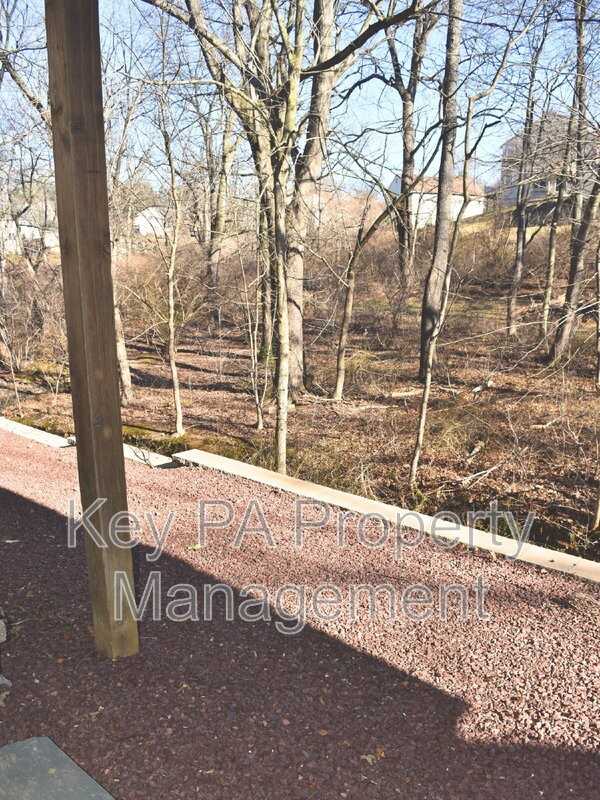 546 Liberty Cir - Photo 2 of 50