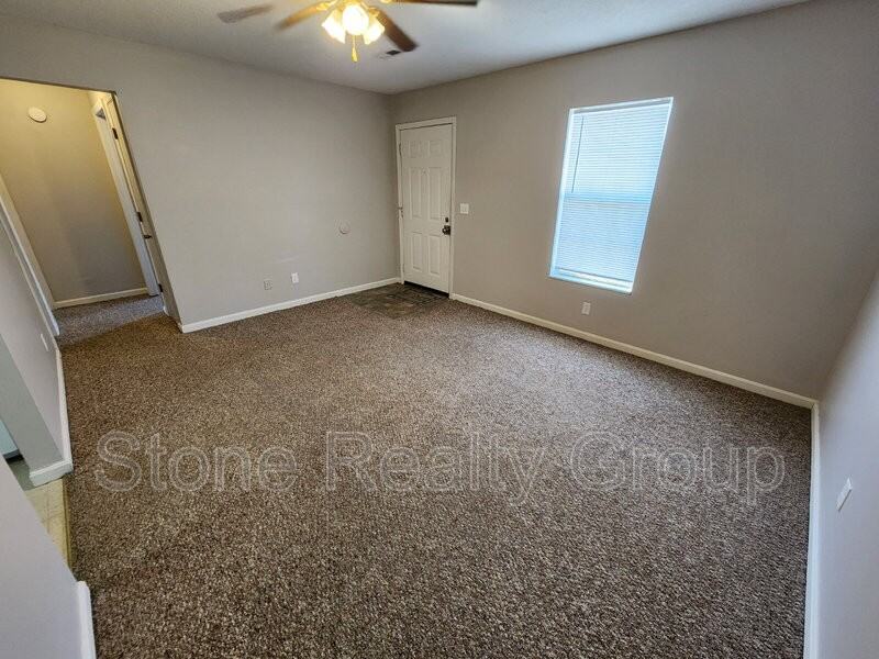 2486 East Clayton Drive - Photo 2 of 7