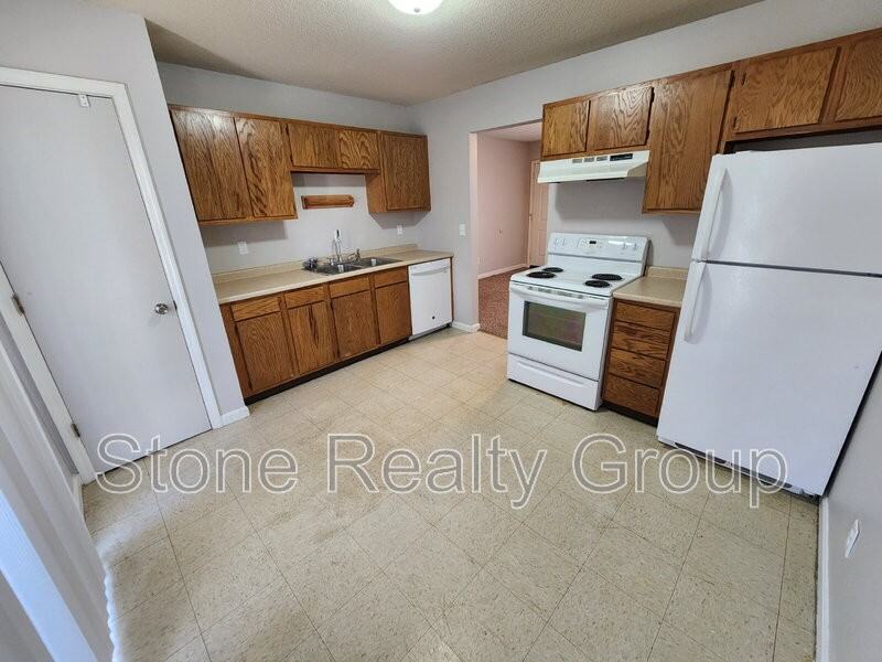 2486 East Clayton Drive - Photo 3 of 7