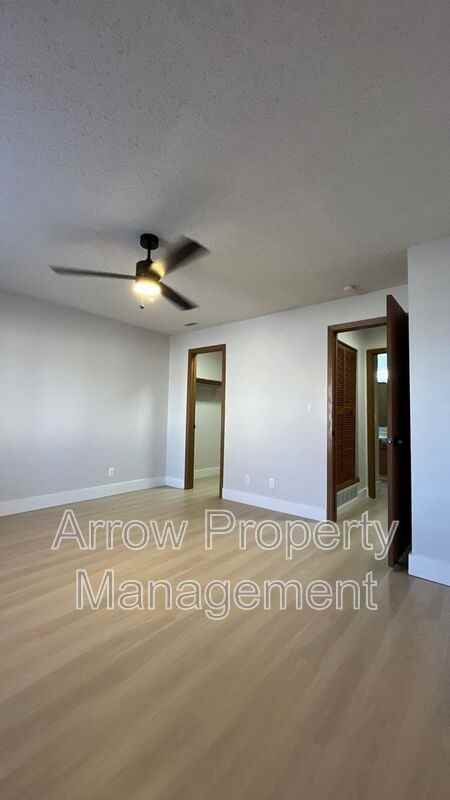 2344 N 44th St #20 - Photo 7 of 13