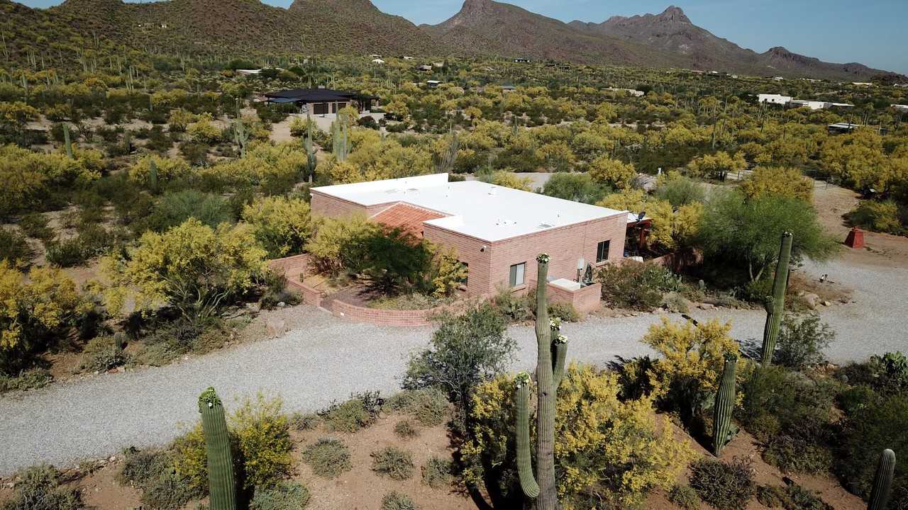 6265 North Happy Trail - Photo 2 of 34