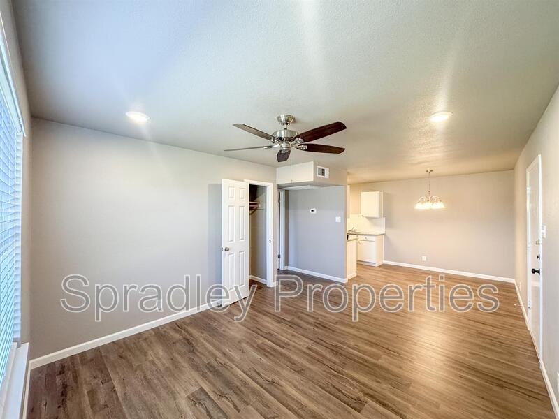 120 W Main St #TT24 - Photo 2 of 9