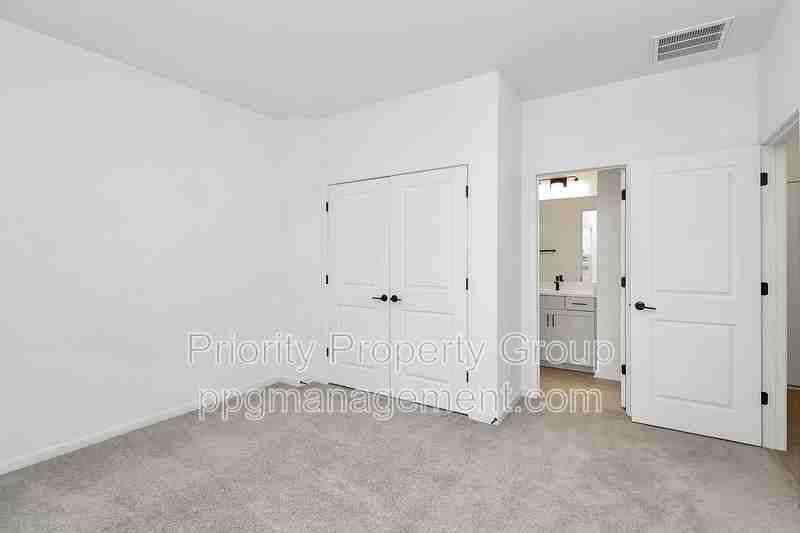 542 Annie Lowery Way - Photo 6 of 28