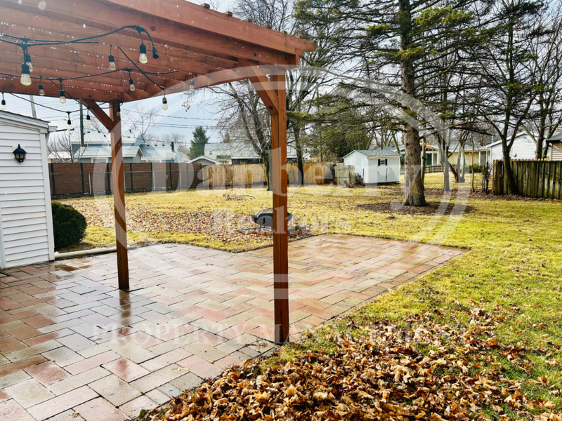 11772 Kingsgate Ct - Photo 3 of 14