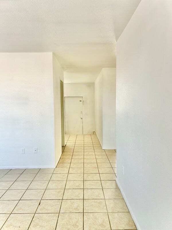 523 W 12th St #2 - Photo 4 of 9