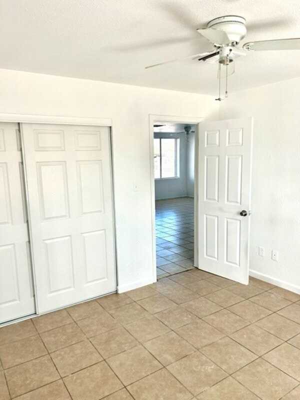 523 W 12th St #2 - Photo 7 of 9