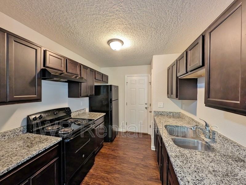 6555 Zora St - Photo 2 of 7