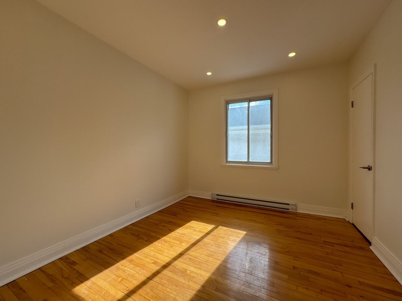 748 Plymouth Avenue - Photo 2 of 15