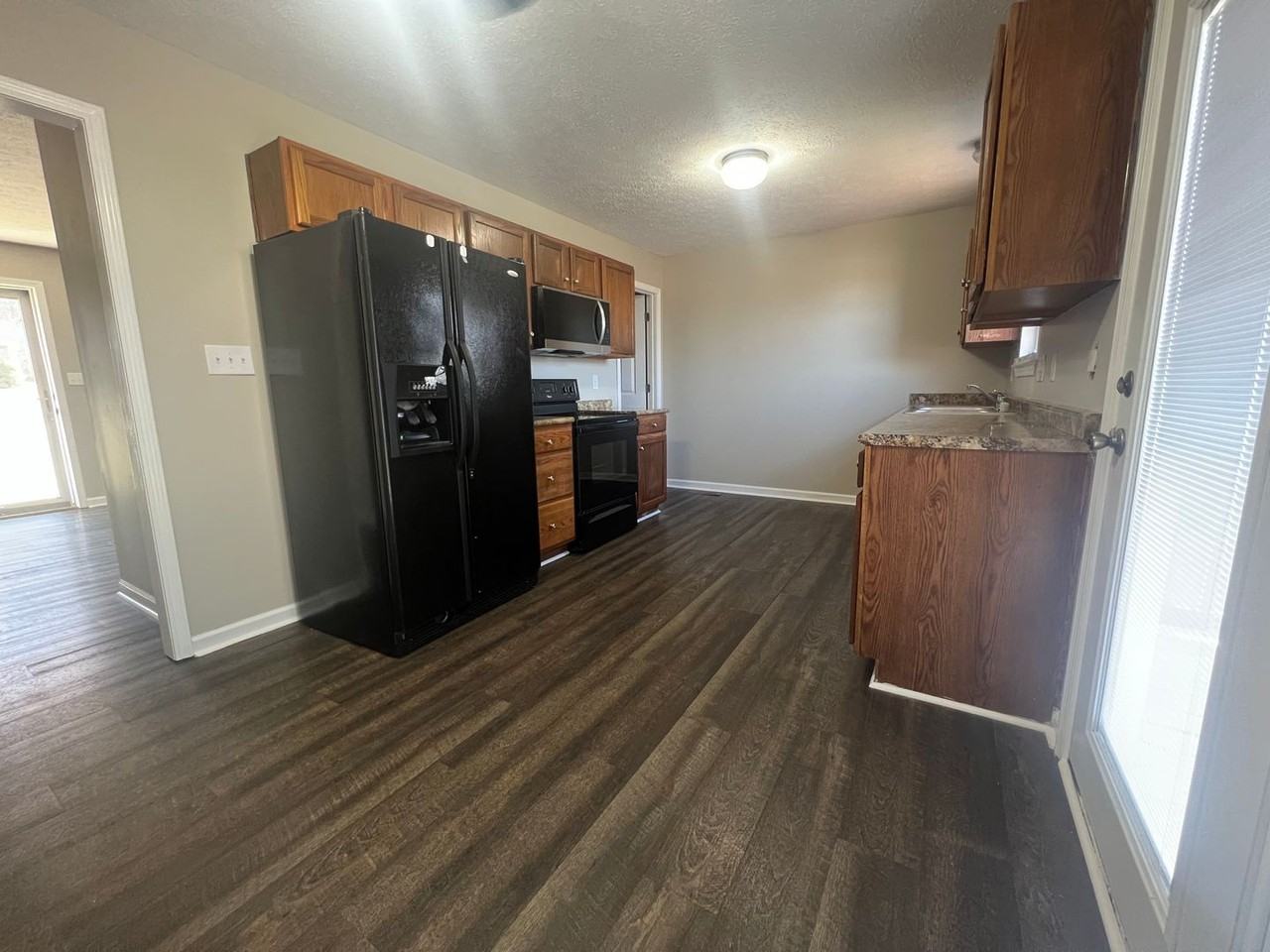 557 Plum Springs Rd - Photo 3 of 12