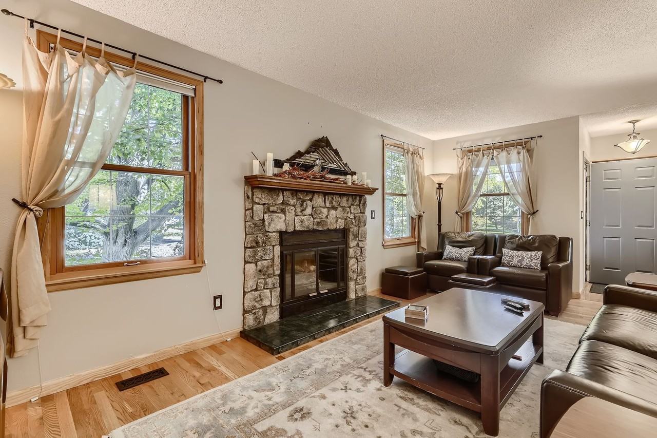 3833 Paseo Del Prado Street - Photo 2 of 25