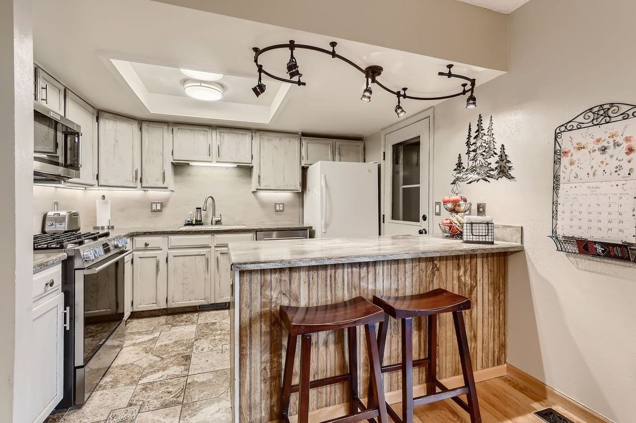 3833 Paseo Del Prado Street - Photo 5 of 25