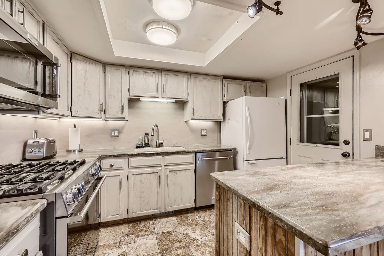 3833 Paseo Del Prado Street - Photo 6 of 25