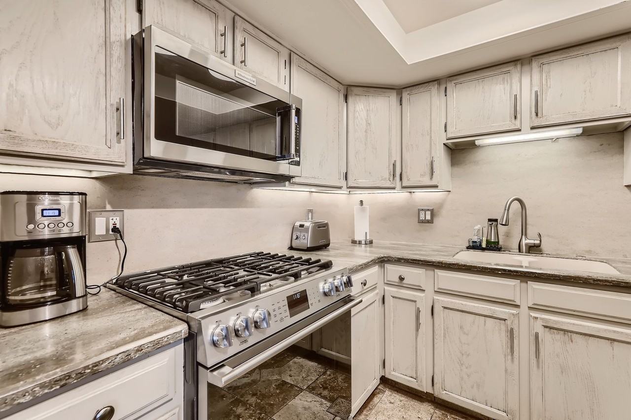 3833 Paseo Del Prado Street - Photo 7 of 25