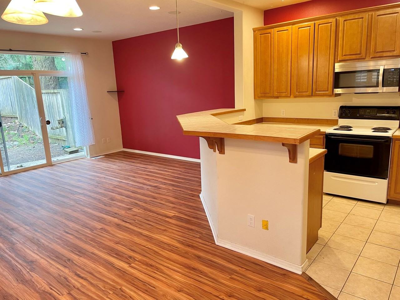 653 Nw 1st St - Photo 3 of 28