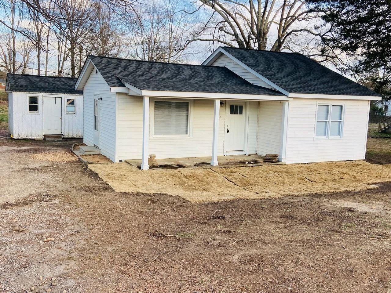 131 College St - Photo 2 of 11