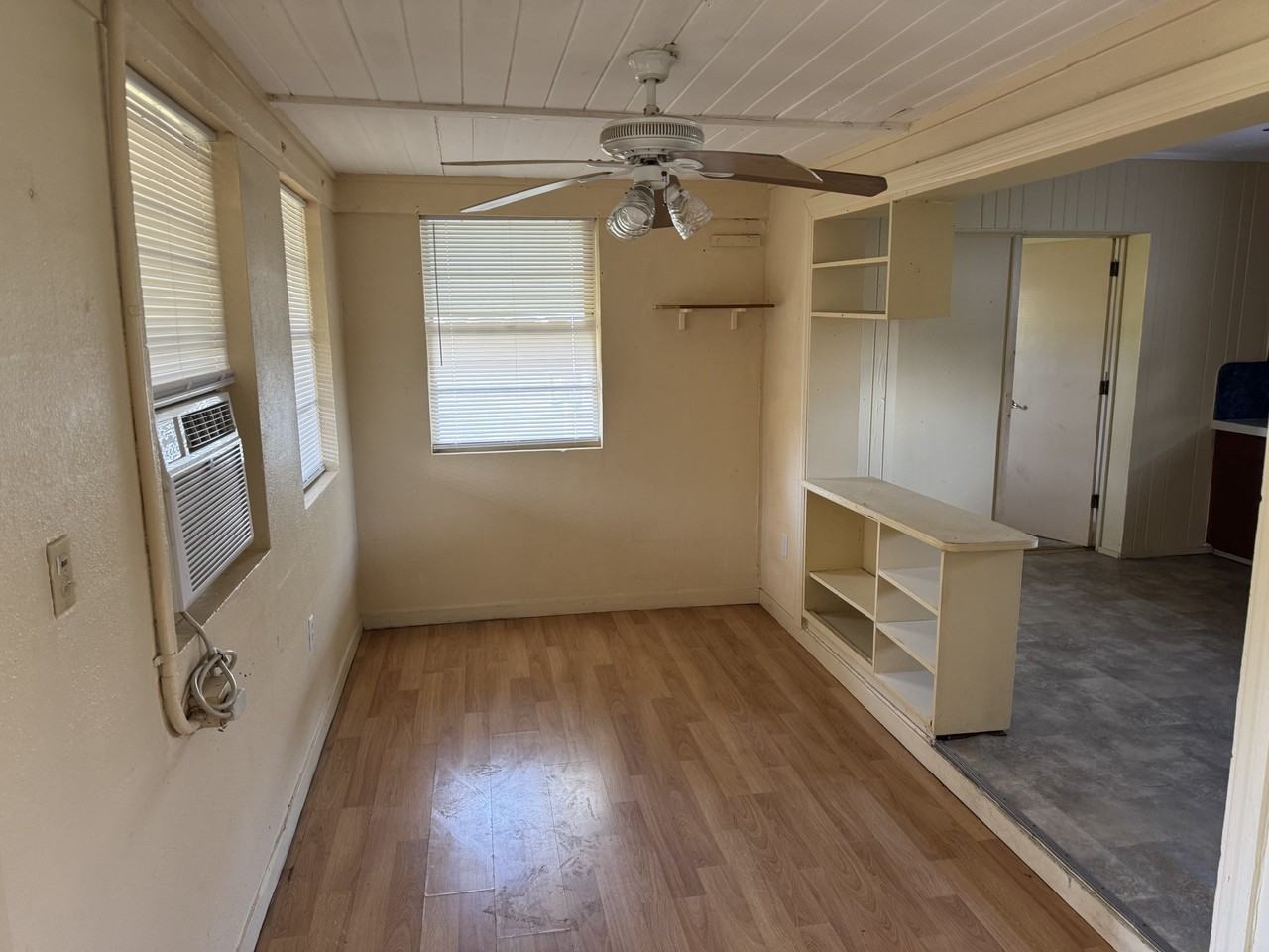 725 North Chestnut Road - Photo 3 of 6