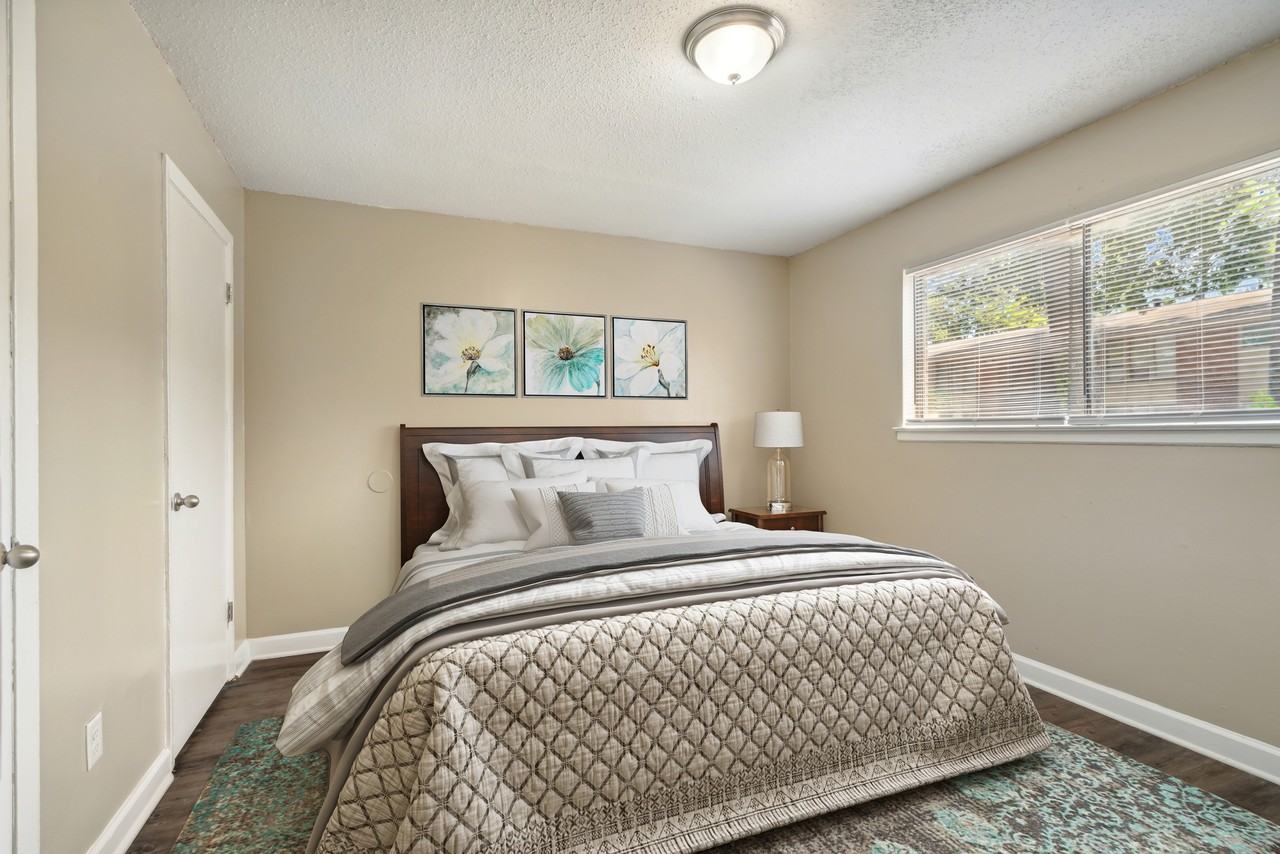 Oak Grove Apartments - Photo 3 of 31