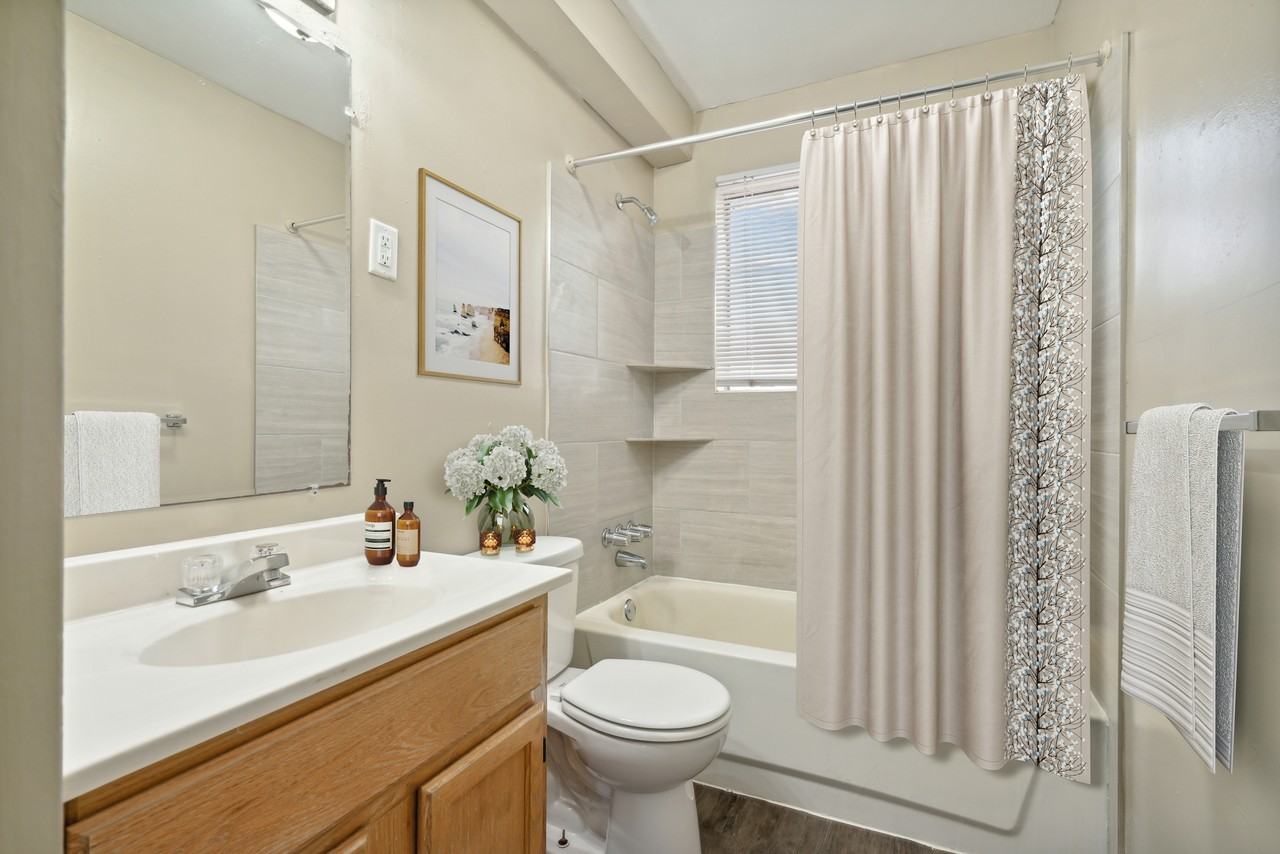 Oak Grove Apartments - Photo 4 of 31