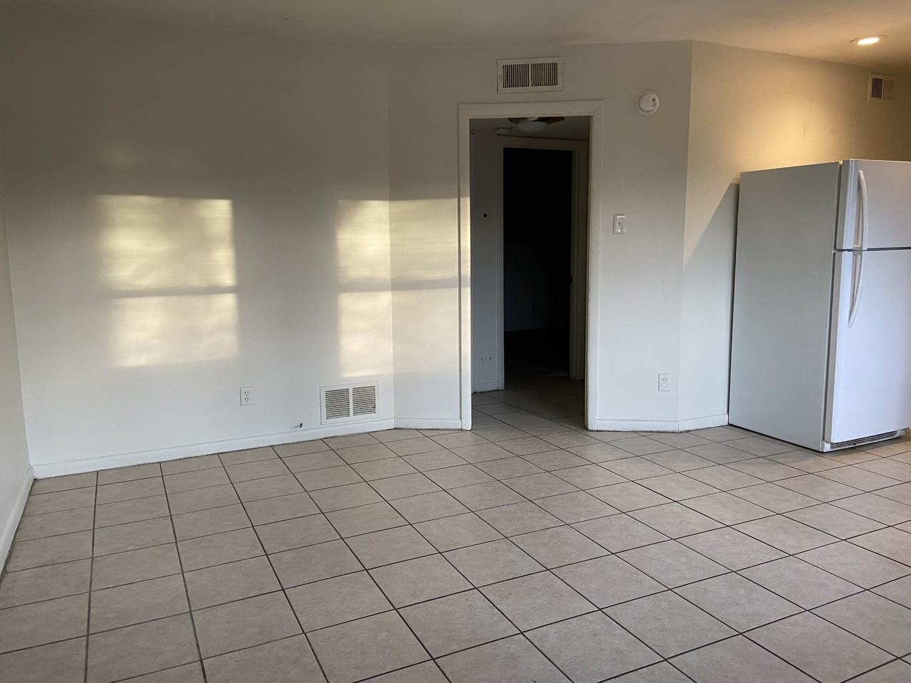 4713 Hickory Avenue - Photo 3 of 17