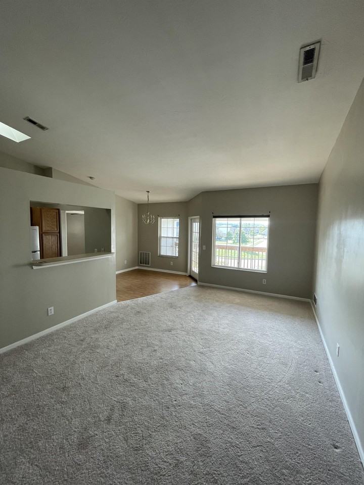 104 Rough Way - Photo 2 of 8