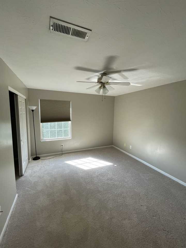 104 Rough Way - Photo 3 of 8