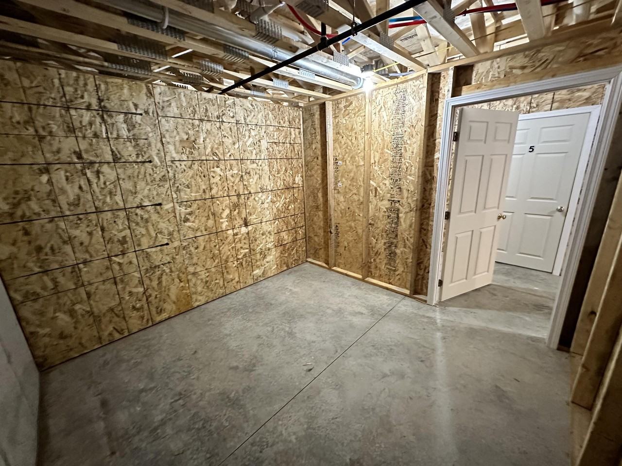 586 Main St - Photo 4 of 33