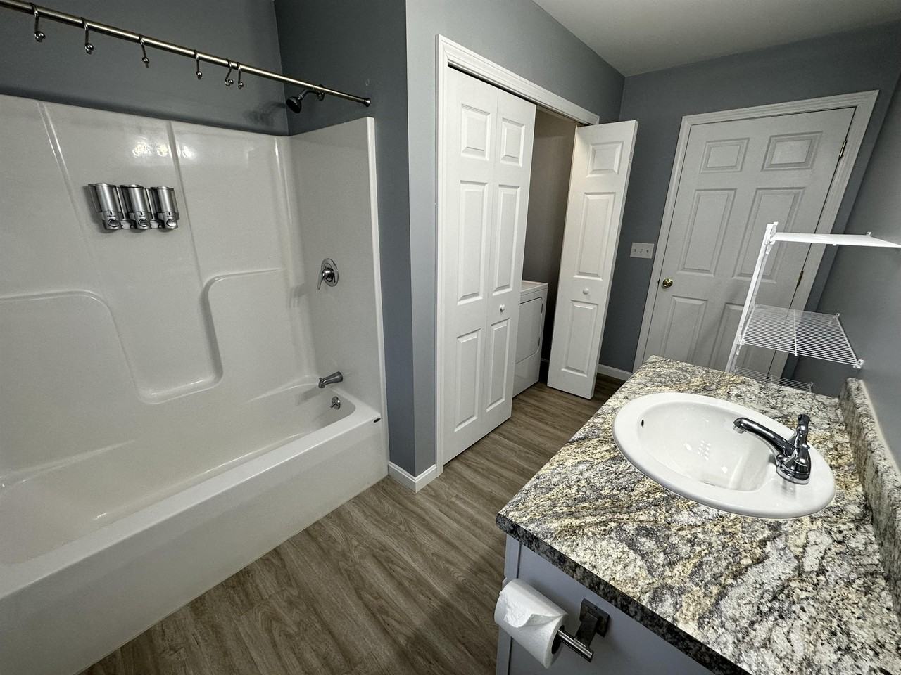 586 Main St - Photo 5 of 33