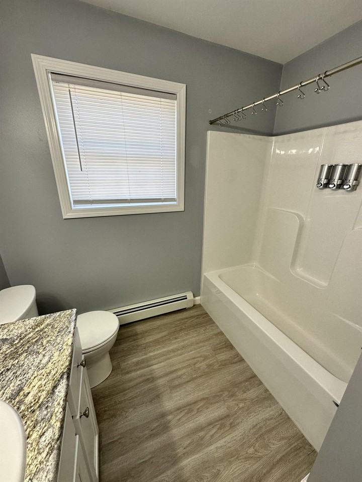 586 Main St - Photo 6 of 33