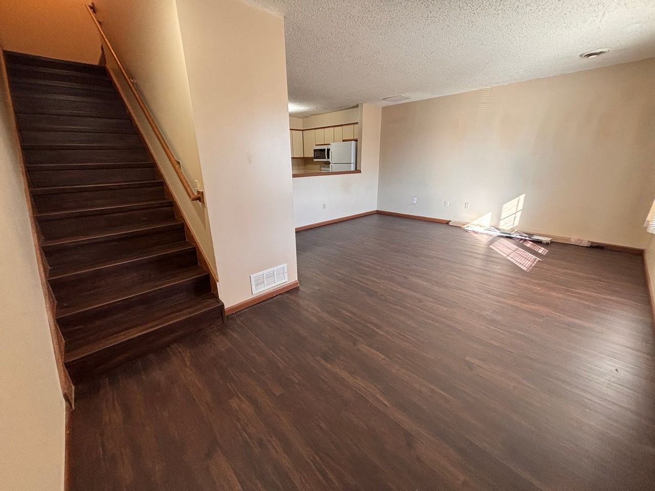 2519 Candlecrest Cir - Photo 2 of 15