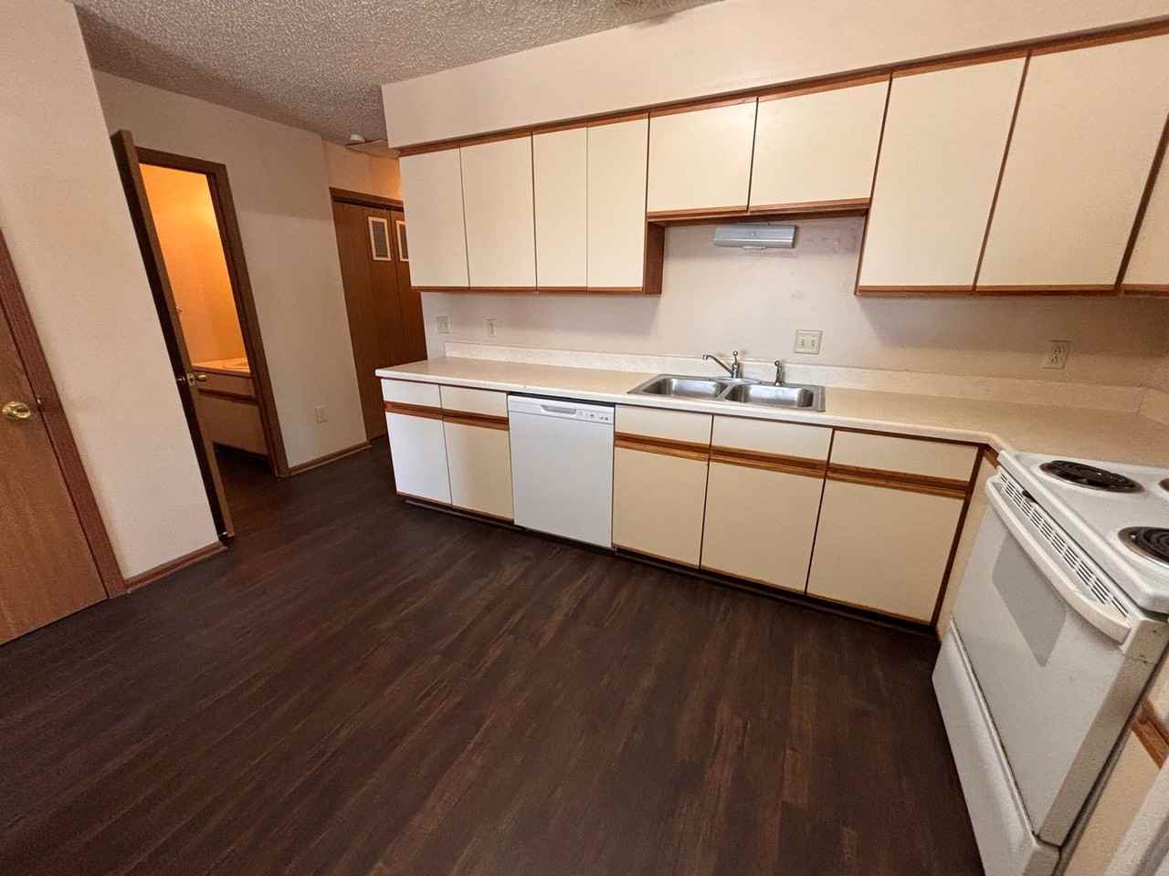 2519 Candlecrest Cir - Photo 4 of 15